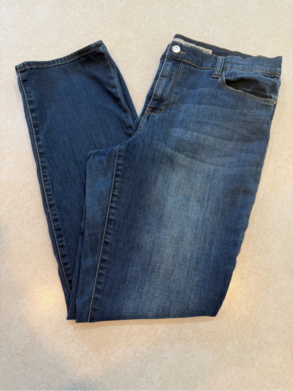 DKNY Women’s Relaxed Slim Straight Jeans - SUPER SOFT